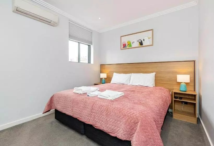 モーテル Civic Apartments