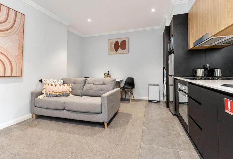 מוטל Civic Apartments