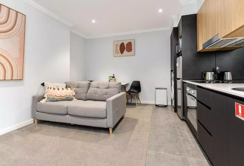 モーテル Civic Apartments