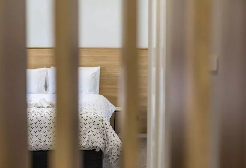 モーテル Civic Apartments