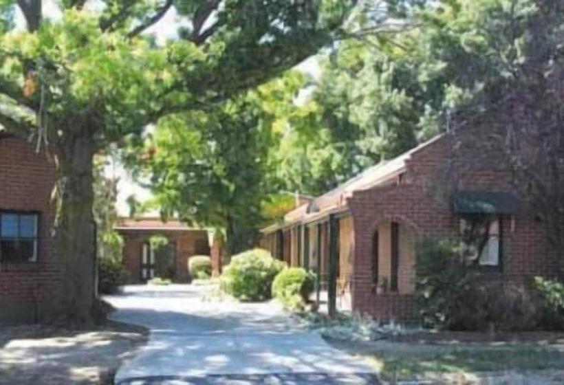 모텔 Mansfield Travellers Lodge