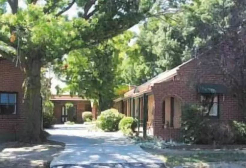 Motelli Mansfield Travellers Lodge