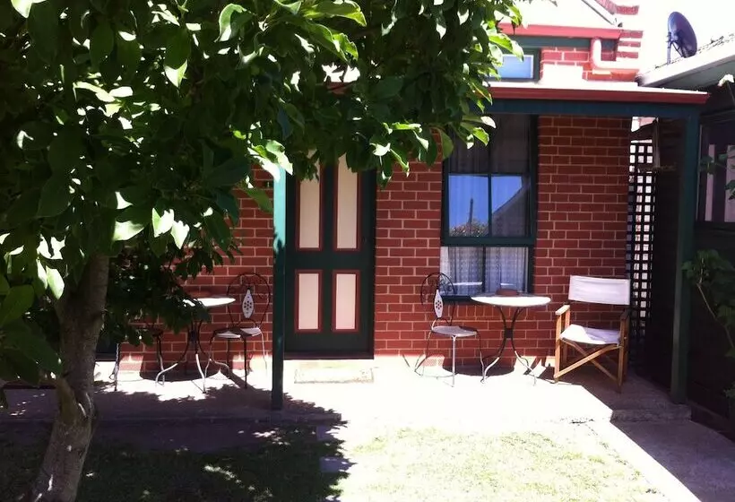 Motelli Mansfield Travellers Lodge