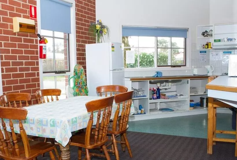 Motelli Mansfield Travellers Lodge