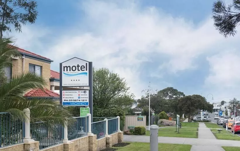 Motel On A Beckett