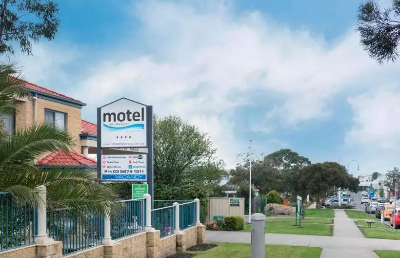 Motel On A Beckett