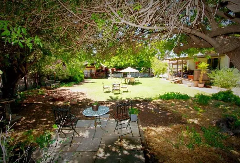 ペンション Dongara Breeze Inn