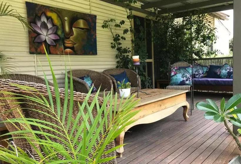 ペンション Dongara Breeze Inn
