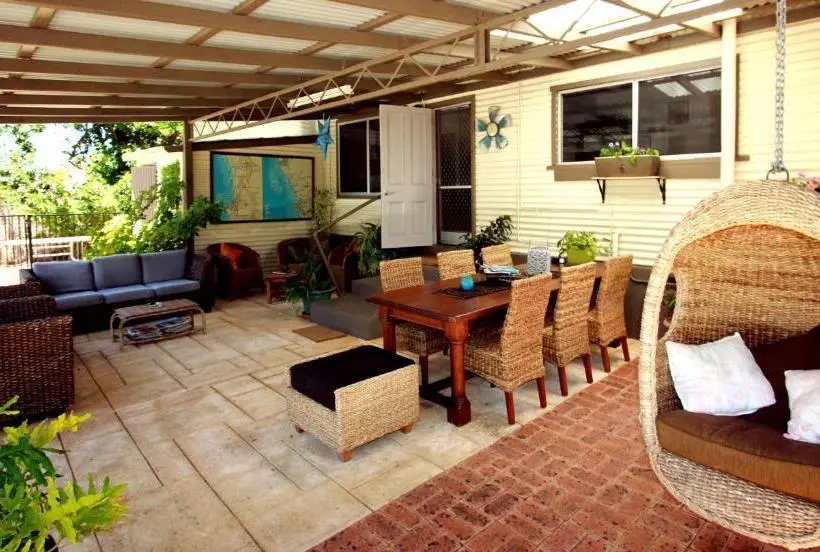 ペンション Dongara Breeze Inn