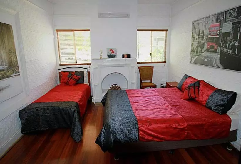 ペンション Dongara Breeze Inn