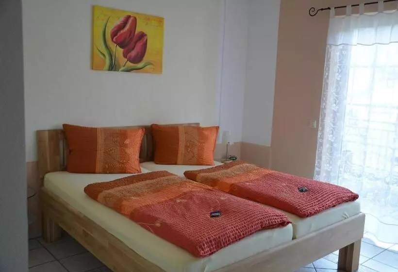 Majatalo Gästehaus Knaup