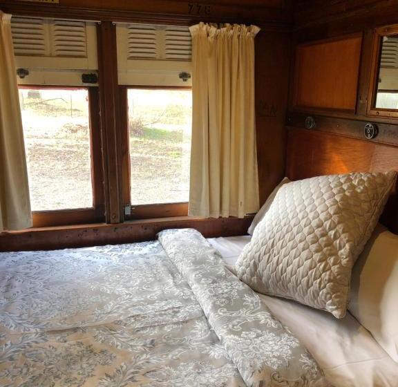 펜션 Krinklewood Cottage & Train Carriages
