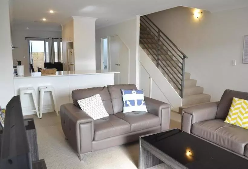 ペンション North Coogee Beach House