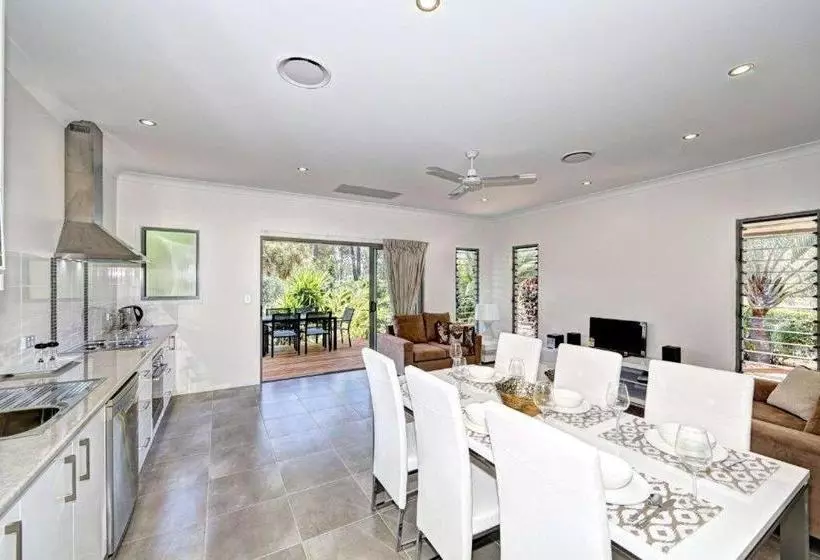 Lomakeskus Woodgate Beach Houses