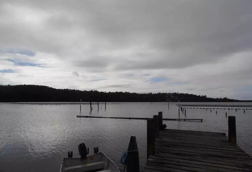 Top Of The Lake Holiday Units