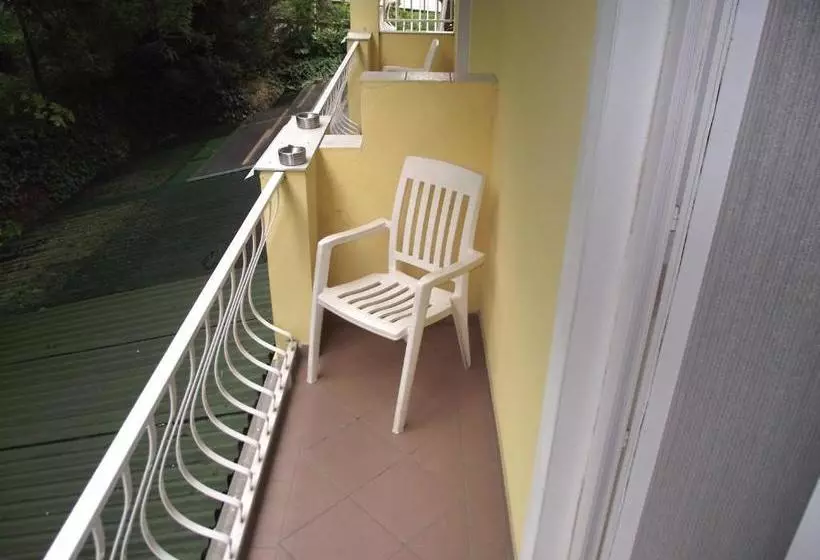 تختخواب و صبحانه Aqua Ház Panzió 2