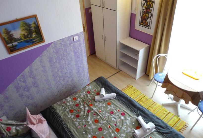 Bed and Breakfast Aqua Ház Panzió 2