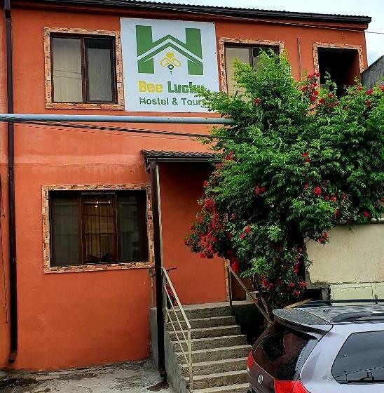 Bee Lucky Hostel And Tours