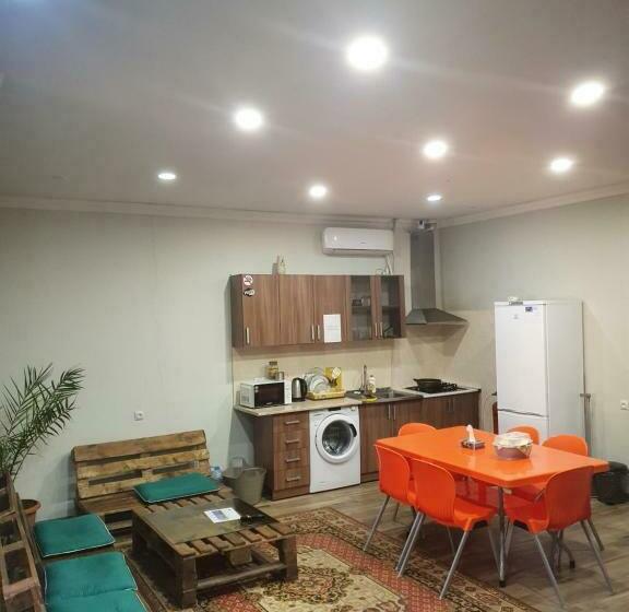 Bee Lucky Hostel And Tours