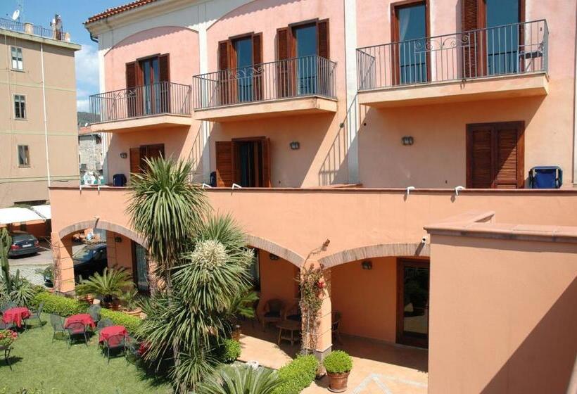 Отель Locanda Dei Trecento