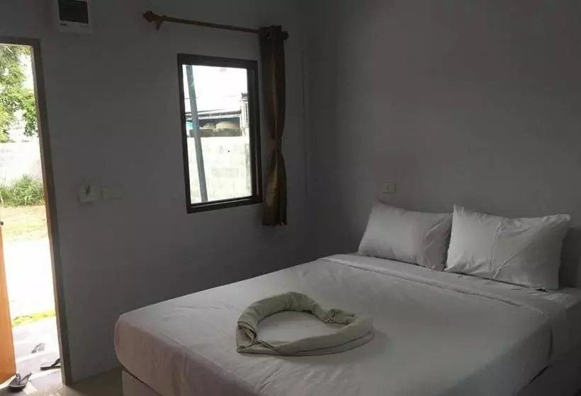 ホテル Oyo 894 Pakdee Resort2
