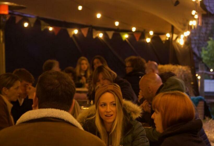 בית מלון כפרי The Bull