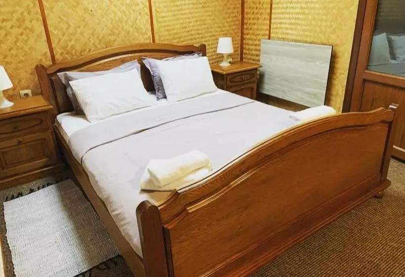 هتل Zakarpatska Kolyba