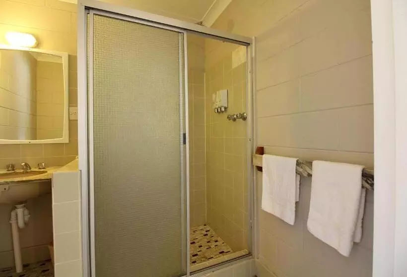 モーテル Snowy Mountains Resort And Function Centre