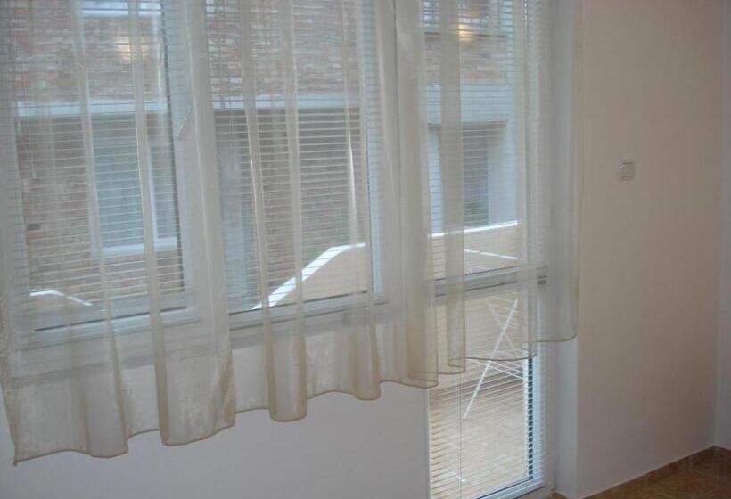 پانسیون Kupenova Guest House