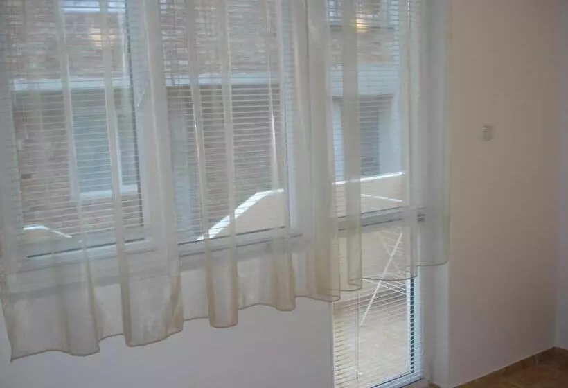 پانسیون Kupenova Guest House