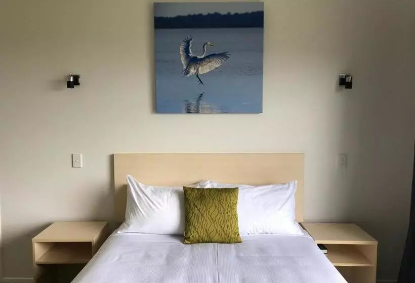 Glacier Highway Motel