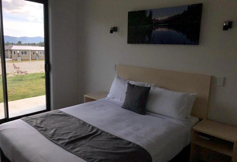 Glacier Highway Motel