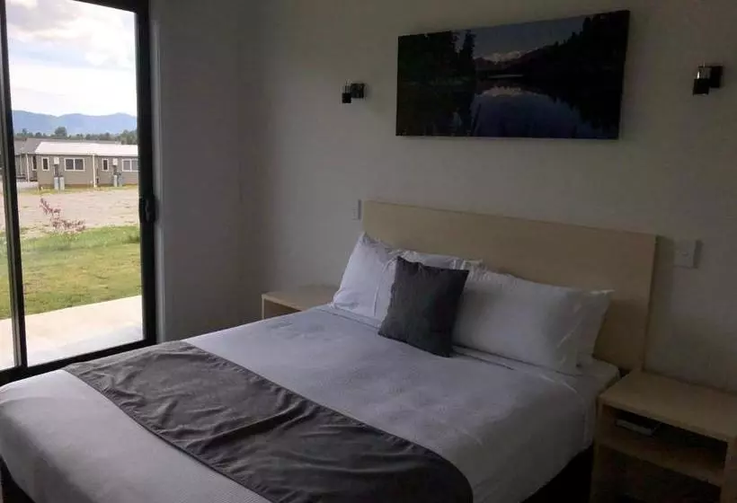 Glacier Highway Motel