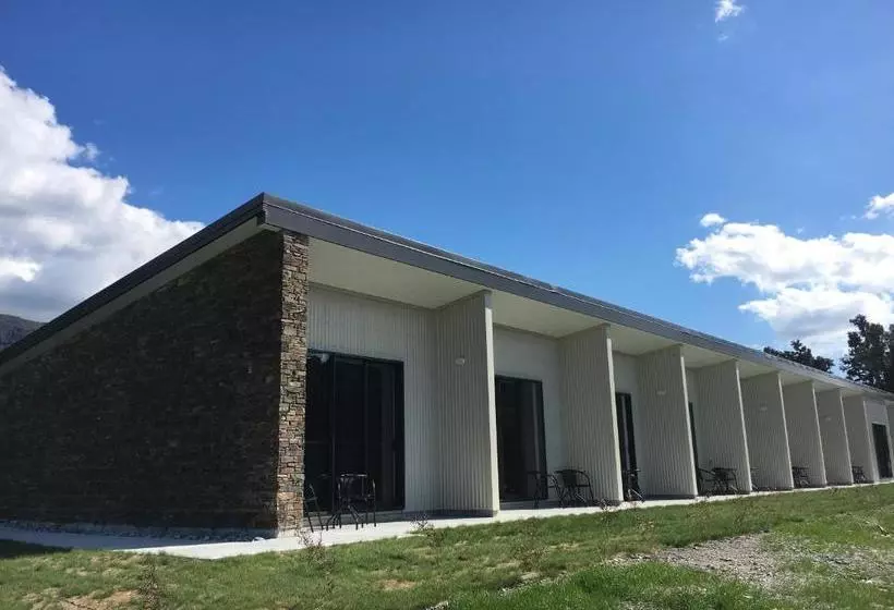 Glacier Highway Motel