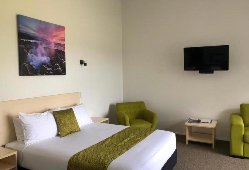 Glacier Highway Motel