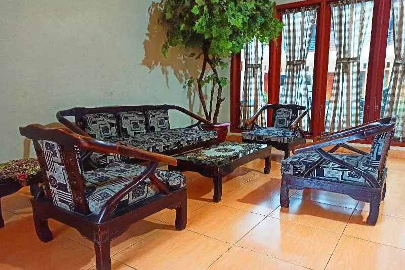 ホテル Oyo 2912 Graha Minda Syariah