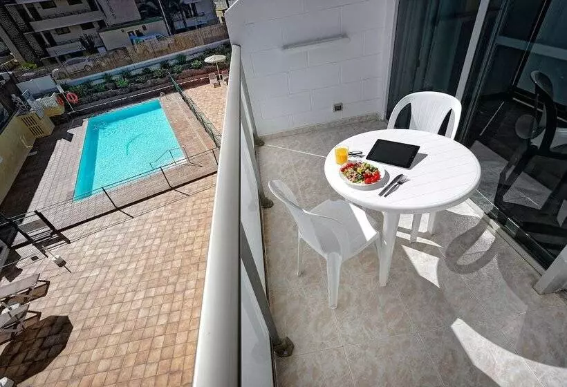 Apartamentos Strelitzias