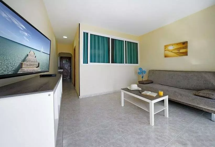 Apartamentos Strelitzias