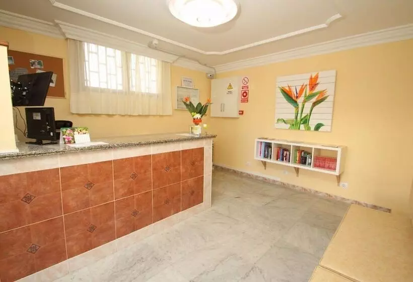 Apartamentos Strelitzias