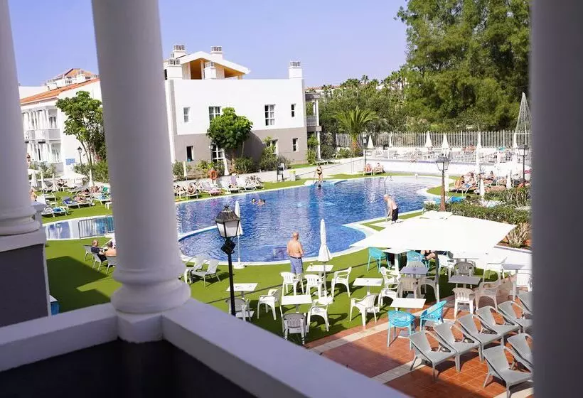 Coral Compostela Beach Golf