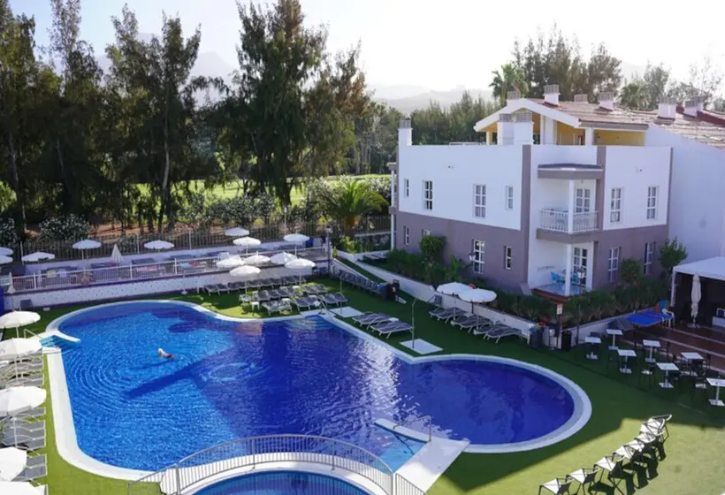Coral Compostela Beach Golf