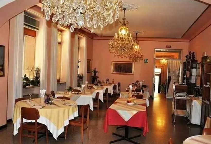 هتل Albergo Parmigiano