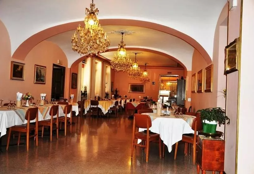 هتل Albergo Parmigiano