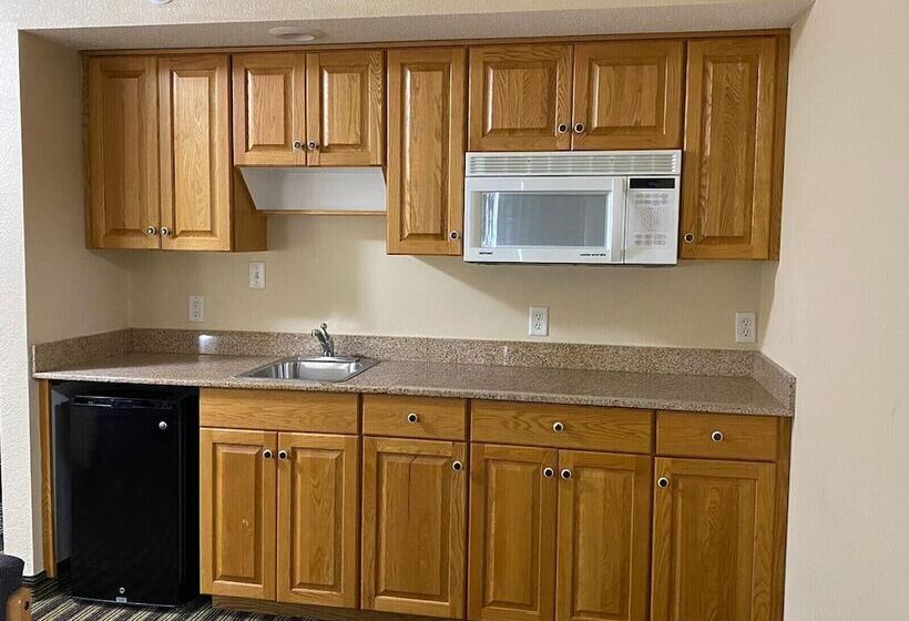 فندق American Inn And Suites