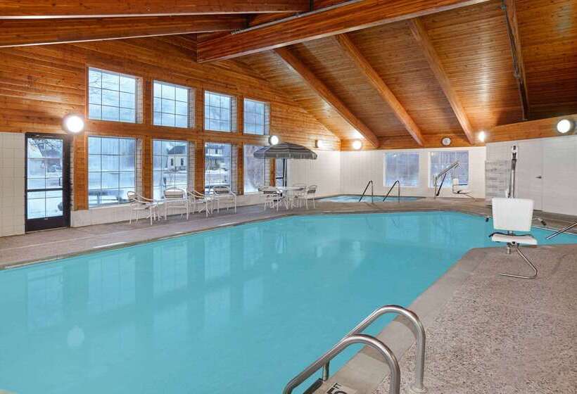 فندق Americinn By Wyndham Douglas/saugatuck