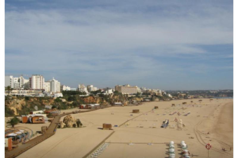 ホテル Avenida Praia