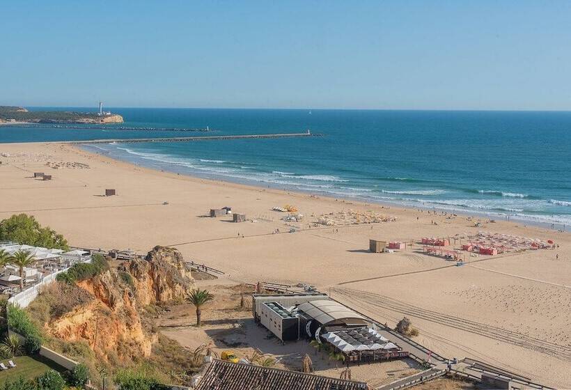 ホテル Avenida Praia