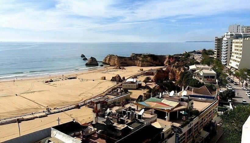 ホテル Avenida Praia