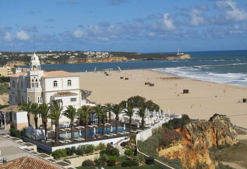 ホテル Avenida Praia