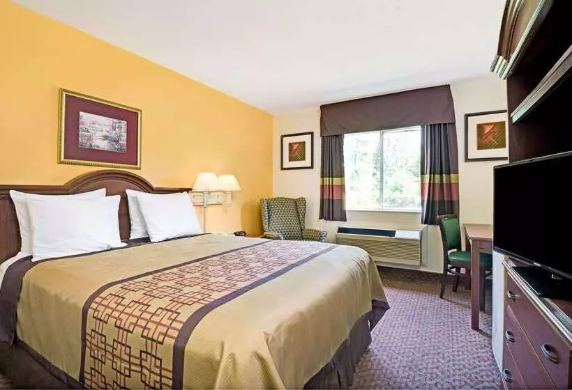 Hotelli Days Inn & Suites By Wyndham Siler City